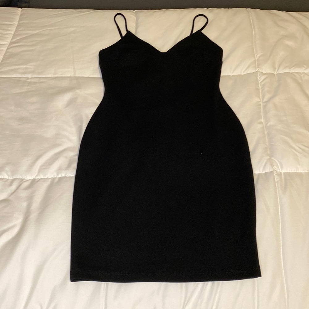 Black Windsor body con dress 🖤👗